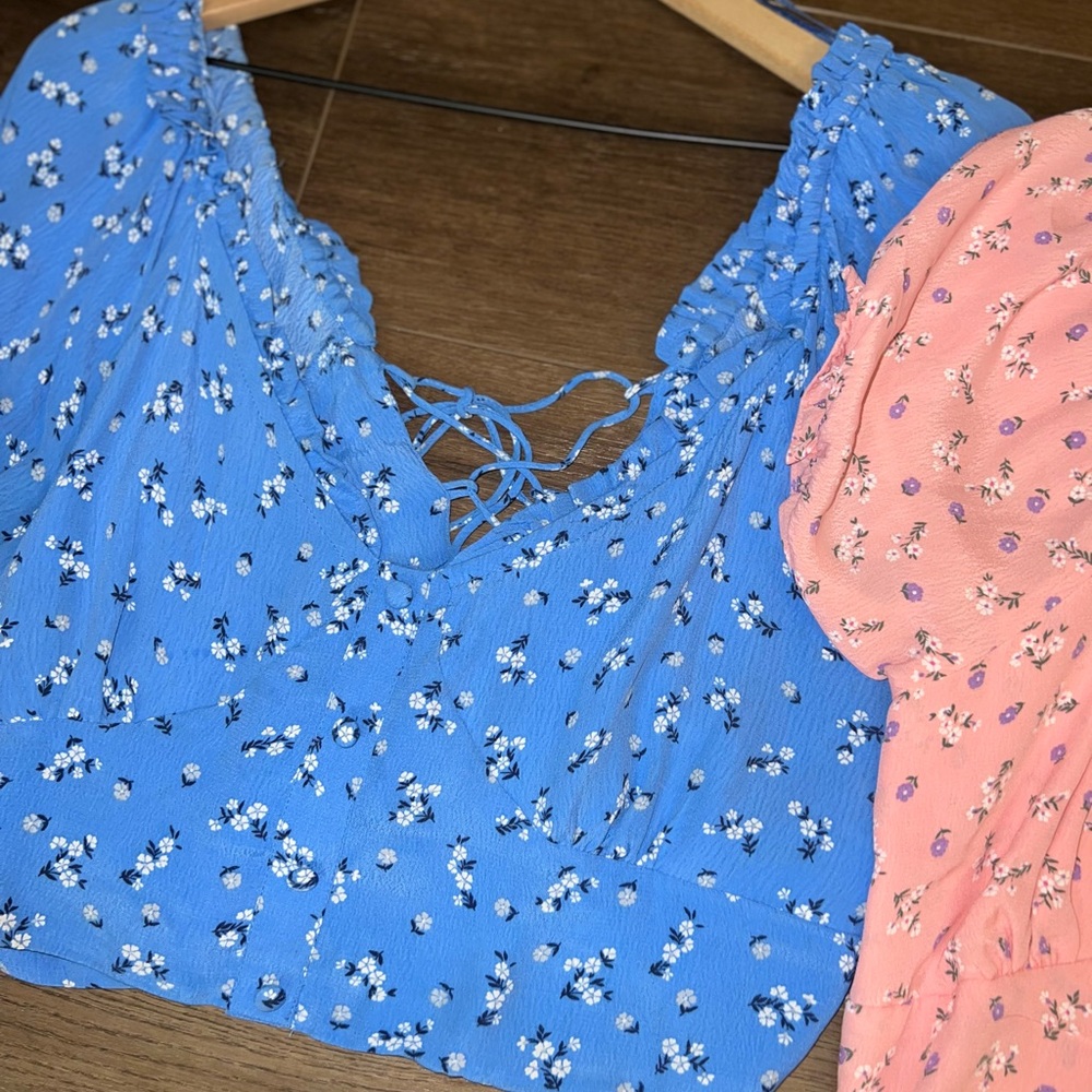 Romantic floral blouses - Picture 3 of 9